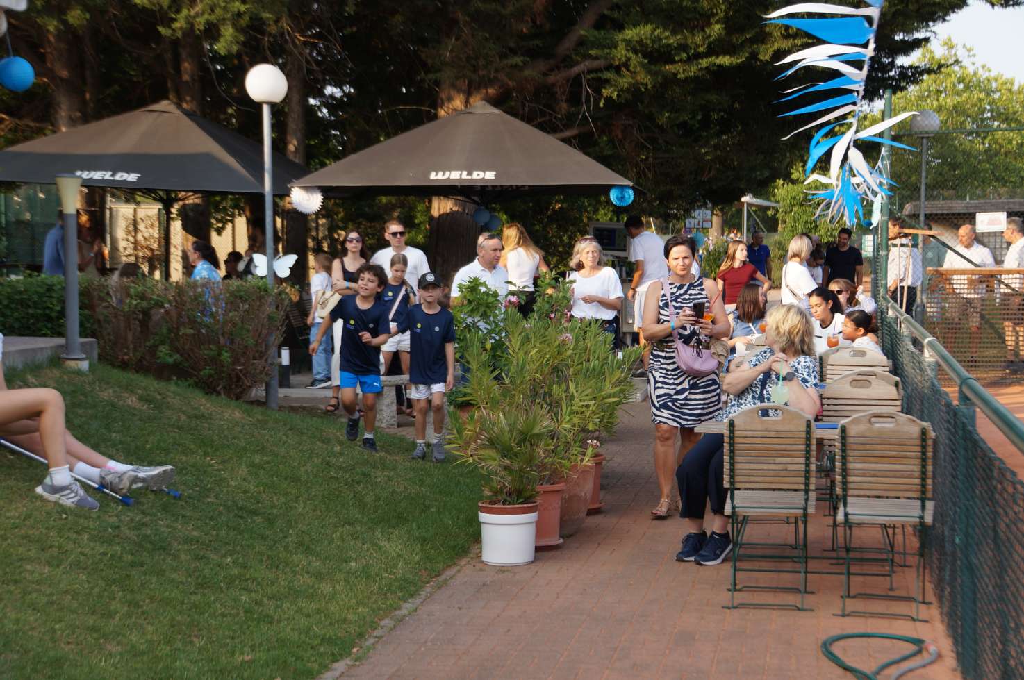 Sommerfest in Blau und Weiß